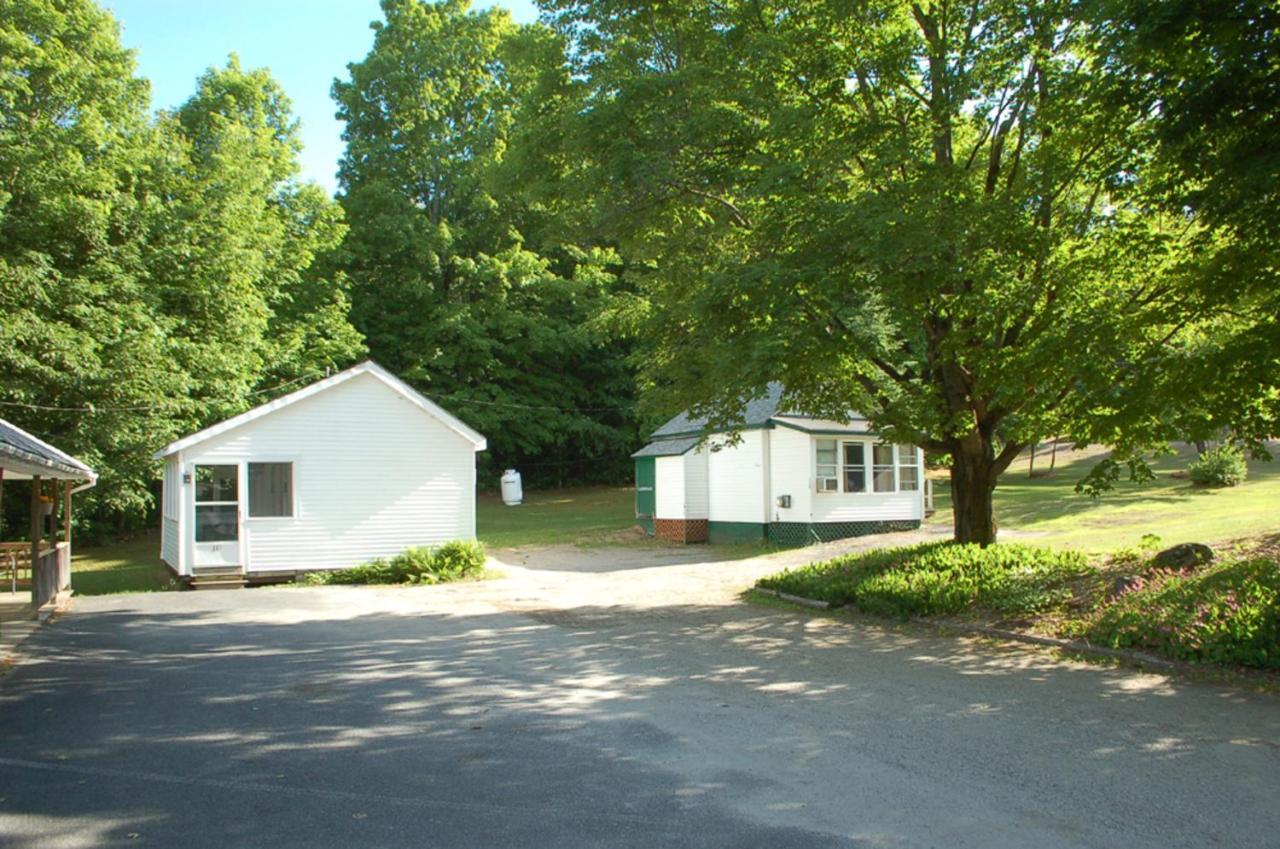 Maple Leaf Motel Schroon Lake Dış mekan fotoğraf