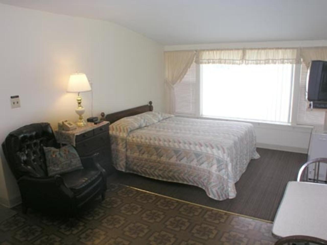 Maple Leaf Motel Schroon Lake Dış mekan fotoğraf